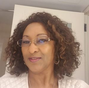 Meet your Posher, Deedee